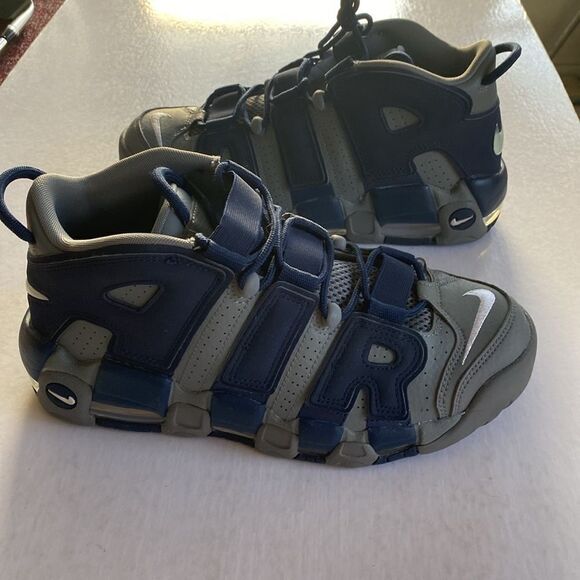 NIKE AIR More Uptempo Men’s Gray/ Navy Leather Upper Shoes 921948-003 Size 8.5US - Picture 8 of 8